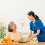 Cuidando do idoso em casa: dicas essenciais de nutrição